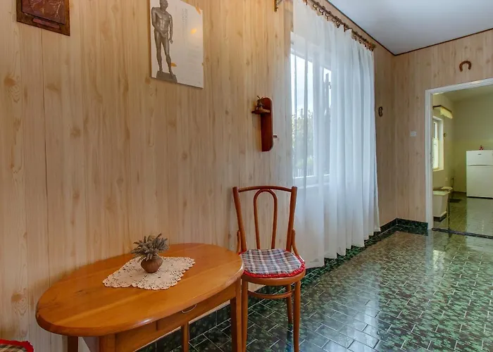 By The Sea Apartment Mali Losinj