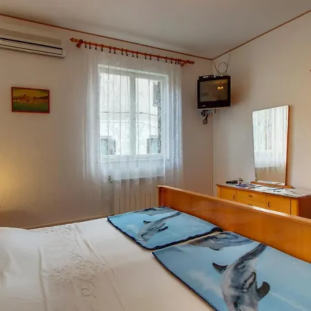 Apartment By The Sea