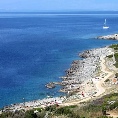 By The Sea Apartman *